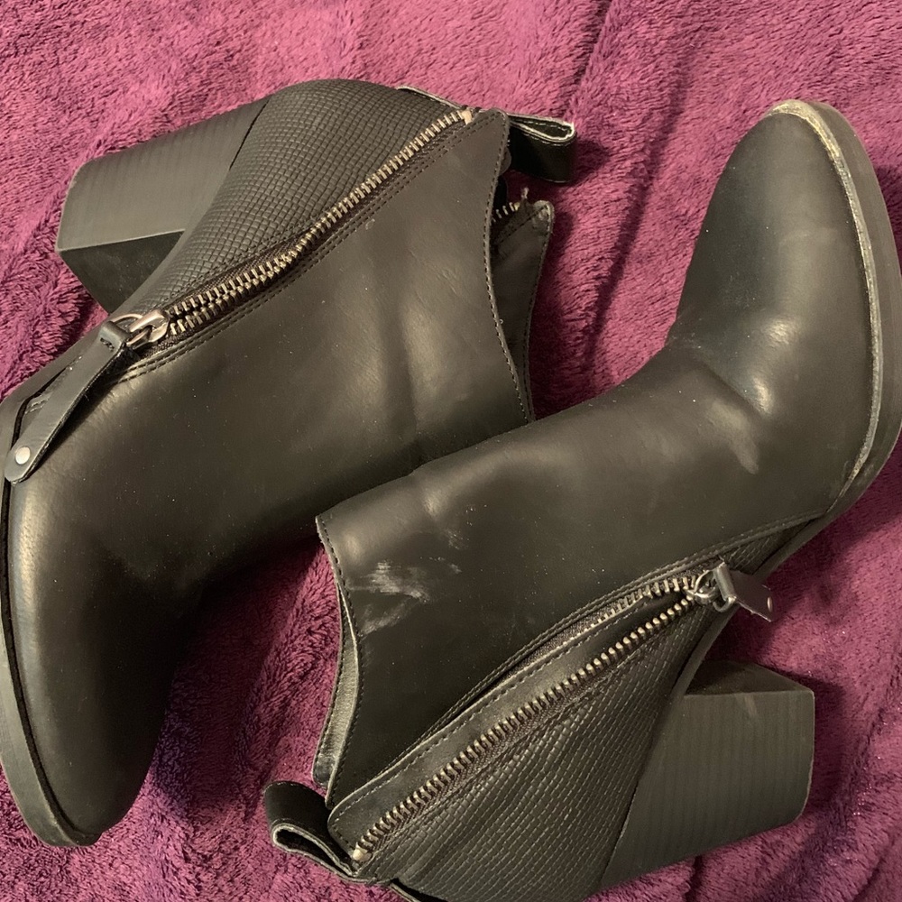 Size 8 target brand booties black double zipper